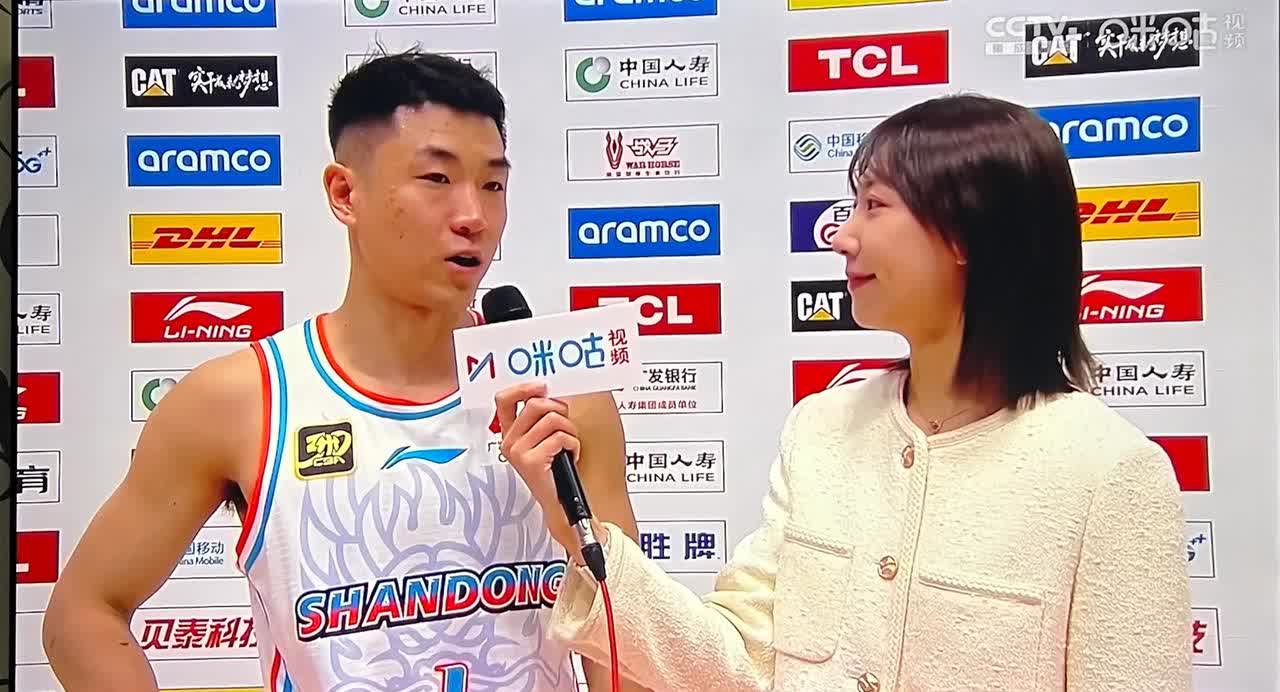 包含惊艳进球助球队惊险逆转，获得关键三分的词条