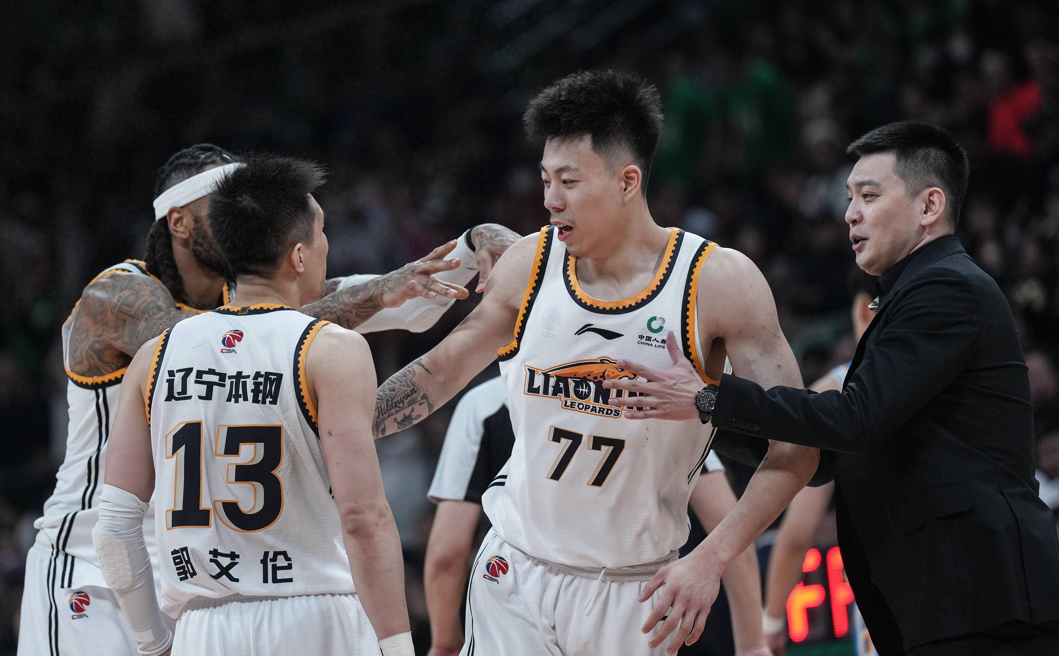 关于CBA联赛球队纷纷调整阵容，备战冲刺季后赛的信息