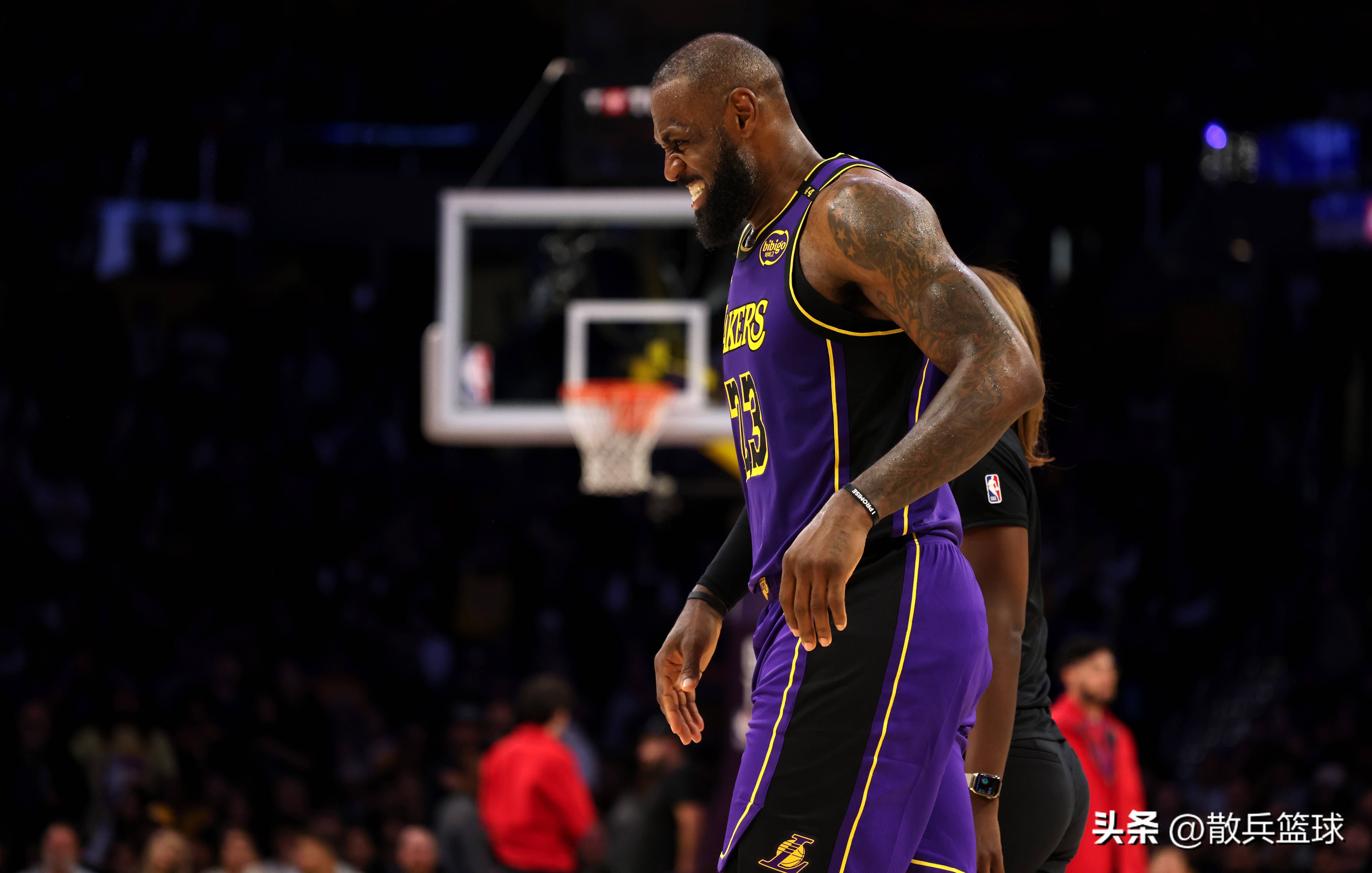 关于湖人前锋因伤缺席比赛，重回健康状态仍需时日的信息