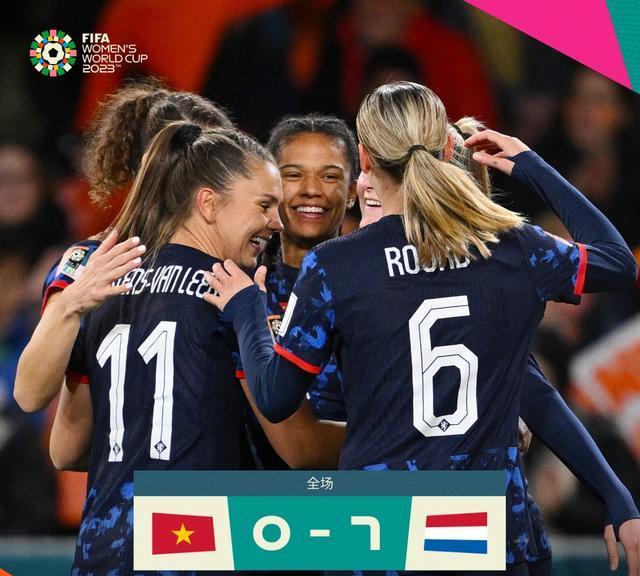 葛摩甘拉斯建功，芬兰小组第一出线