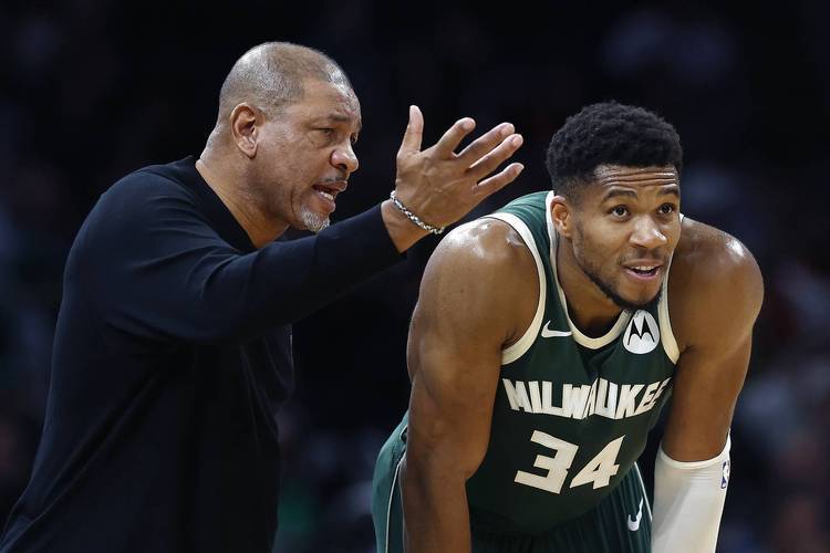 雄鹿客场奋战，字母哥得分篮板双双