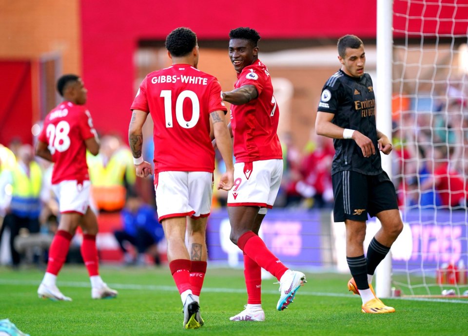 阿森纳主场遭遇溃败,保级形势逐渐恶化! 阿森纳主场遭遇溃败,保级形势逐渐恶化!