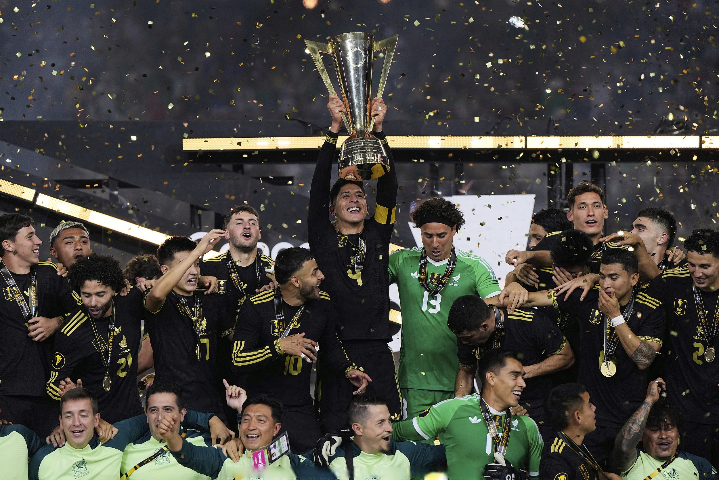 关于墨西哥绝杀英格兰，阿尔瓦雷斯状态火热的信息