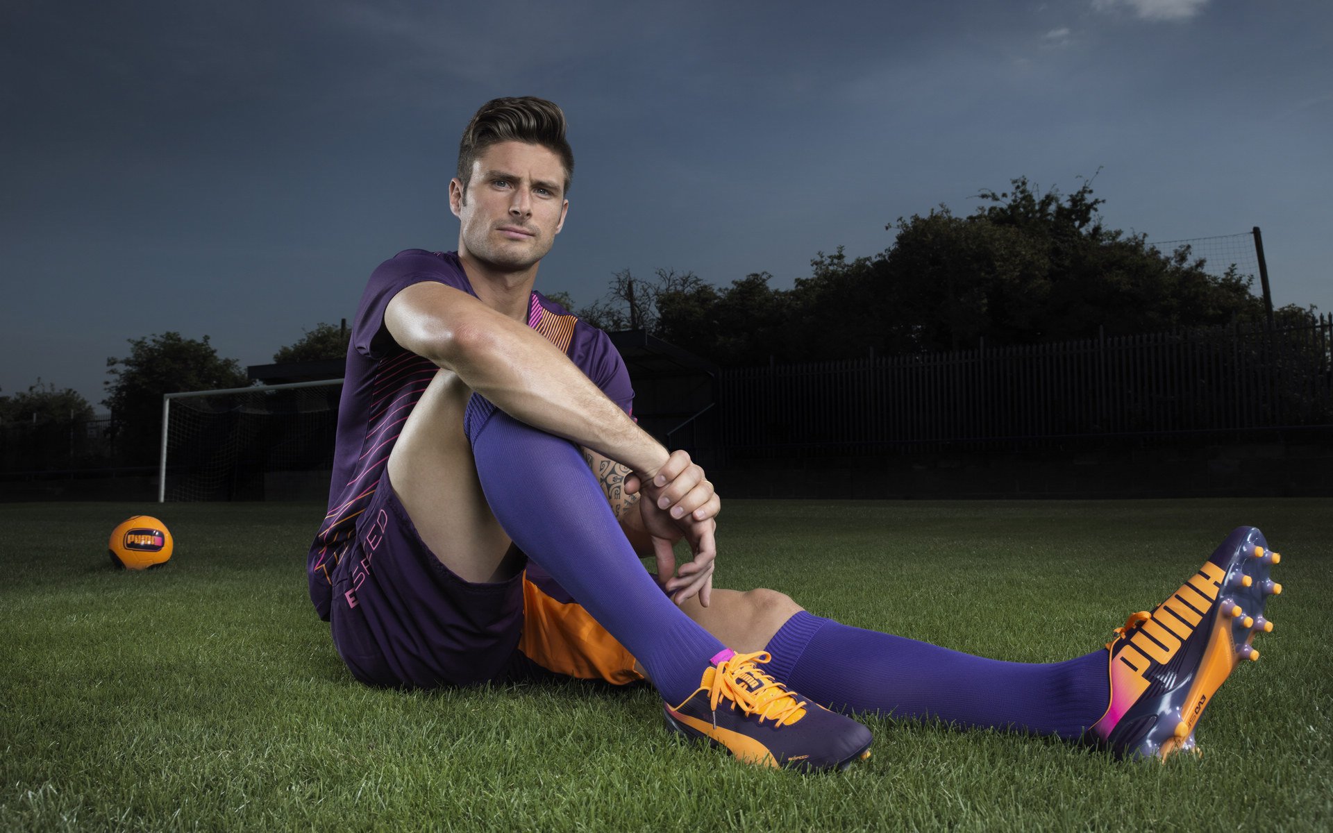 跨界征服，里昂足球碾压韩国的绿茵艺术与京多安在F1争冠赛的接管传奇